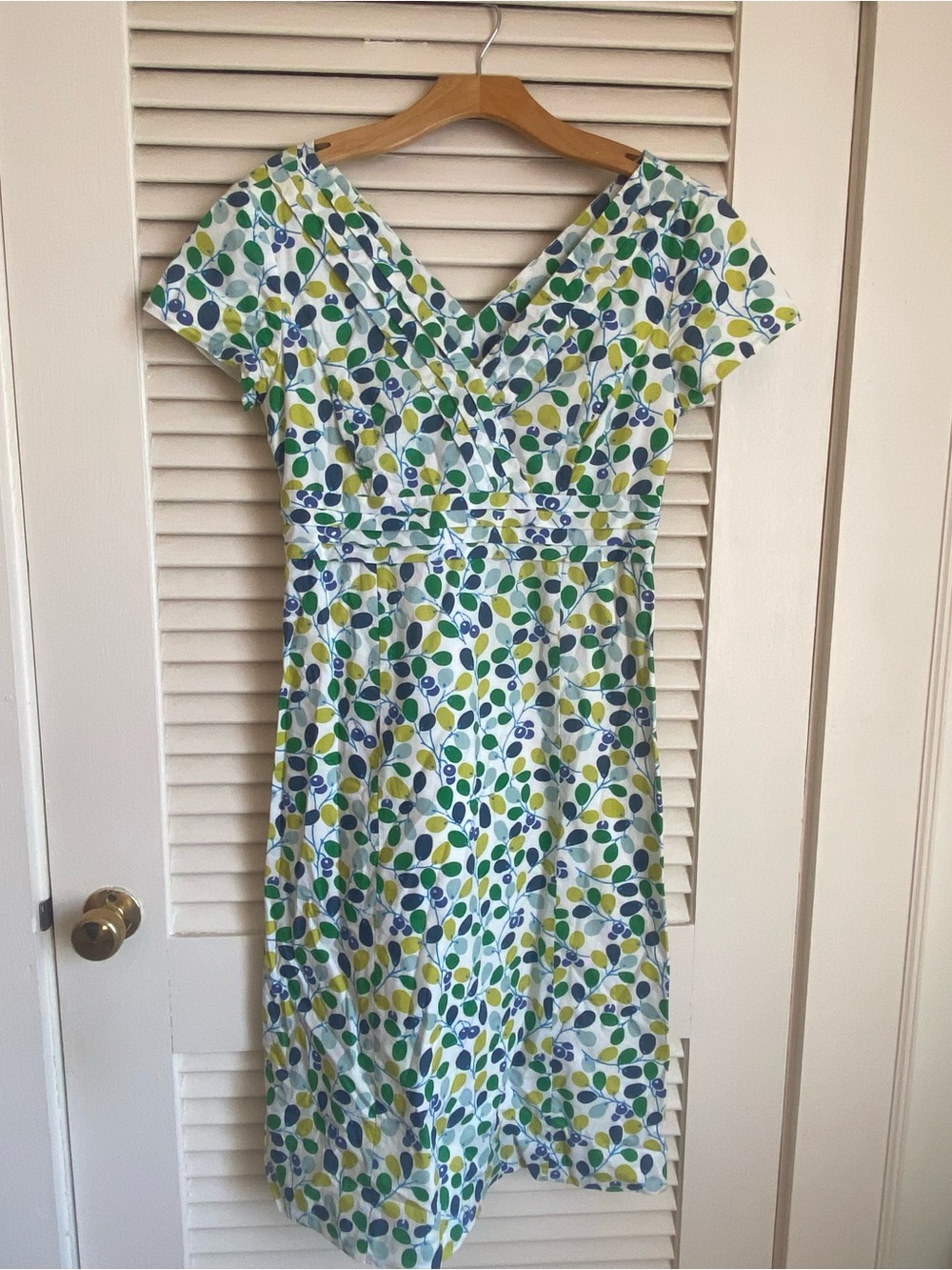 Boden Olive Print V-Neck A-Line Dress in 6 Long